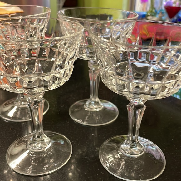 Victoria Friend glass. - Picture 2 of 4